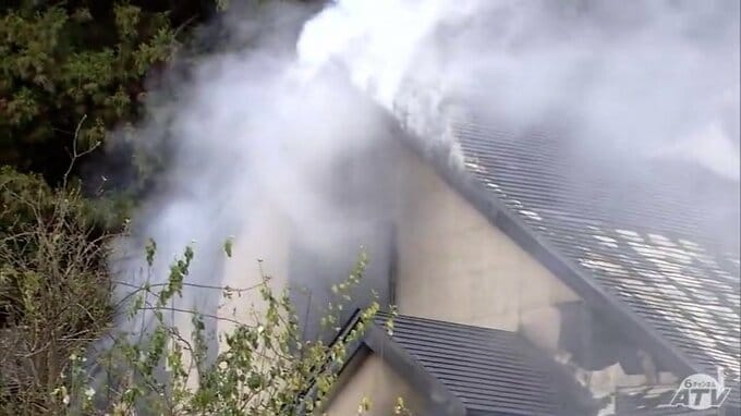 焼け跡から男性1人の遺体　3人暮らしで1人と連絡取れず　「住宅の1階から炎と煙が見える」青森県田子町で住宅火災|TBS NEWS DIG