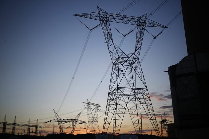 ＡＩ需要の波で米電力会社の設備投資拡大相次ぐ-ＡＥＰは160億ドル増