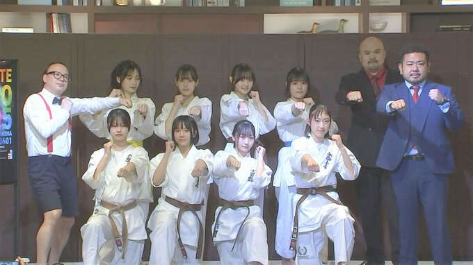 【 鬼越トマホーク & トレエンたかし 】　KARATEガールズからまさかの前蹴り　「そういうタイプの蹴り？」「芸人がリアクション取りづらい」と大爆笑|TBS NEWS DIG