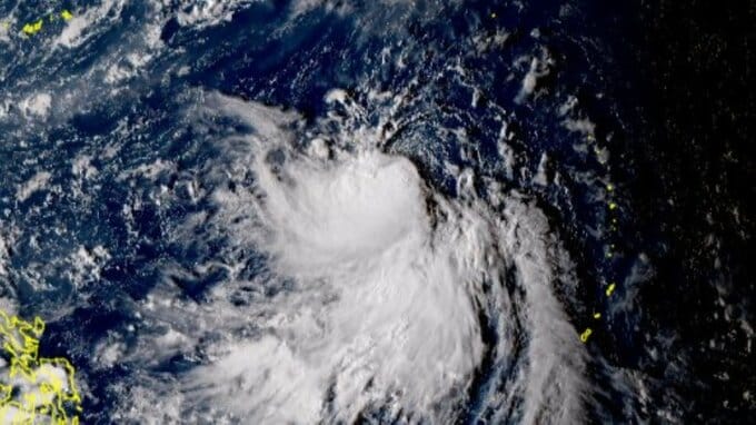 【ダブル台風情報】台風23号が発生　日本に接近後に『直角』に曲がり東へ向かうか　特別警報級の台風22号は935hPa「非常に強い」勢力保ったまま時速20キロで北上中【最新進路・雨風シミュレーション】|TBS NEWS DIG