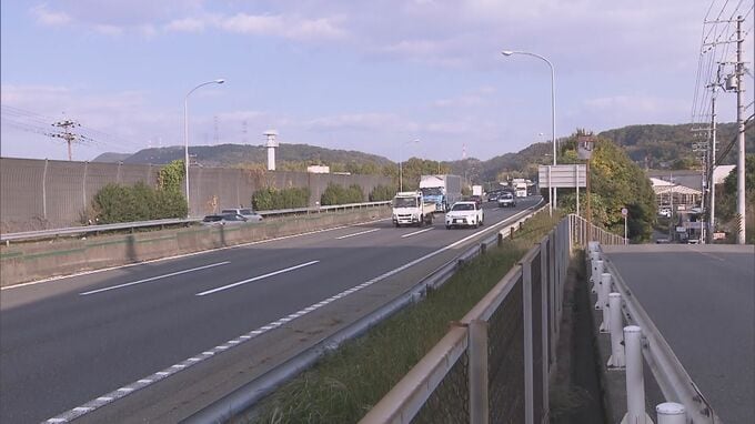 【速報】「無理やりガードレールに車を衝突させた」「ガソリンまいて火をつけた」西名阪道で車炎上し焼死体　運転の男を逮捕|TBS NEWS DIG