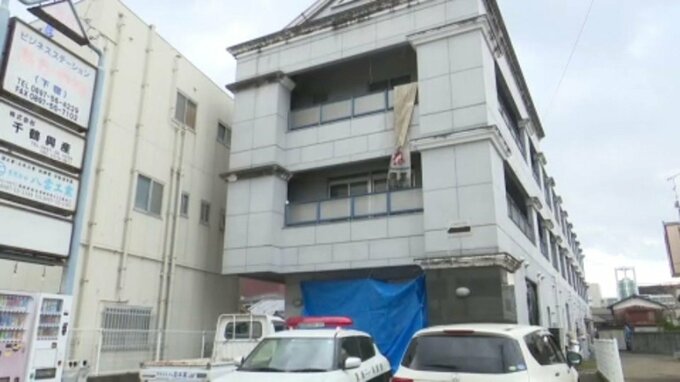 法律事務所を訪れ事件について話し… ビジネスホテルで経営者の女性(70)が頭から血を流し意識不明 殺人未遂容疑で住所、職業不詳の男(43)を県外で逮捕 愛媛・西条市|TBS NEWS DIG