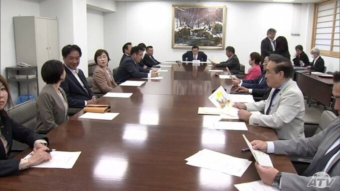 議員定数などの検討を本格的にスタート　3年後の青森県議会議員選挙を見据えて「最後のタイムリミットも踏まえながら各会派に十分な時間をとり丁寧に説明」　|　青森のニュース│ATV NEWS│青森テレビ