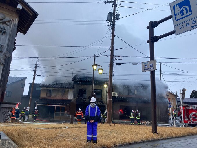 【速報】富山・南砺市で建物火災発生　けが人２人の模様　|　富山のニュース｜天気・防災｜チューリップテレビ