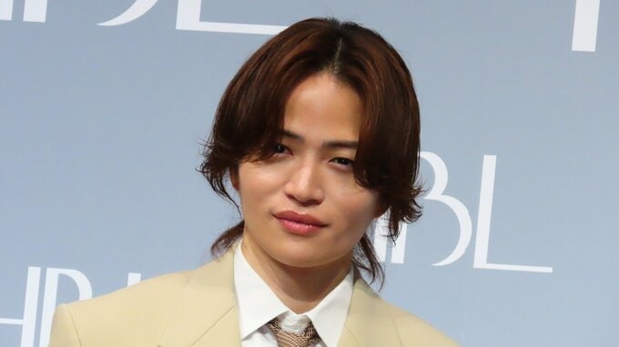 【timelesz 菊池風磨】高校生の時は眉毛にコンプレックス「薄くしたい」　現在は褒められ「髪型より気を遣っている」|TBS NEWS DIG