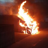 乗用車から激しく燃え上がる炎… 駐車中のエンジンルームから出火 当時エンジンはかかっておらず 所有者「火災の原因わからない」 | 愛媛のニュース - Nスタえひめ|あいテレビは6チャンネル