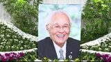 「親父のような存在だった…」トヨタ自動車の豊田章男会長も参列…伊那食品工業の最高顧問を務め、88歳で亡くなった塚越寛さんを偲ぶ「お別れの会」寒天の安定供給体制を確立、世界的な企業に育てる　|　SBC NEWS | 長野のニュース | SBC信越放送