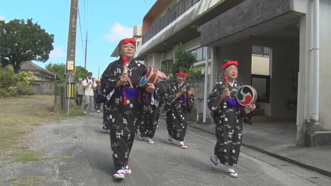 「神に仕えているような気持ちに」 伝承300年超 沖縄市知花の奉納舞踊ウスデーク 厳かに|TBS NEWS DIG