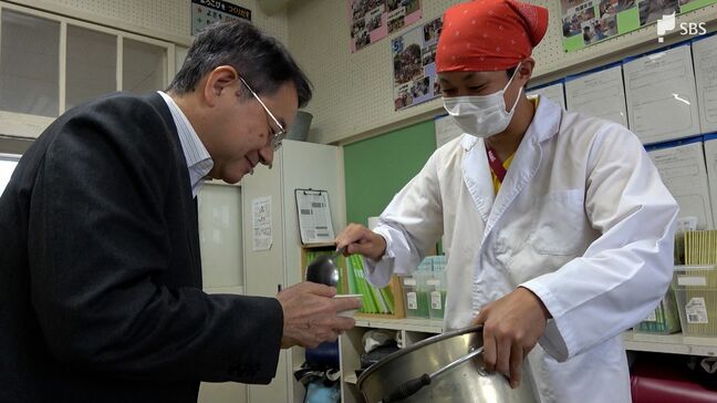 市長もおかわり！浜松市合併20周年記念「まるごと給食」に児童ら笑顔「地域の味する」=浜松市|TBS NEWS DIG