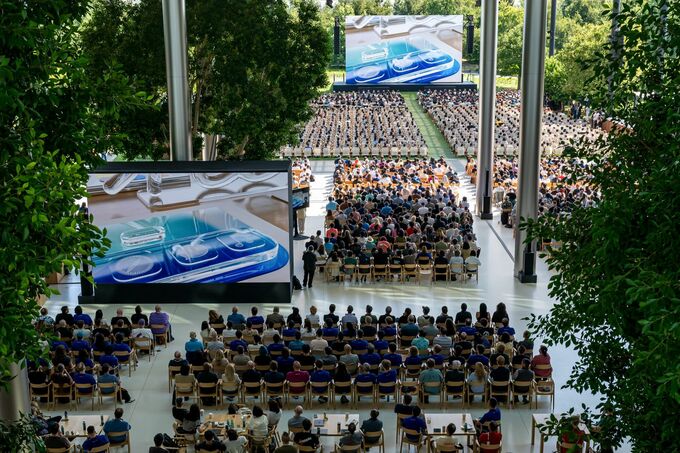 アップル、新インターフェースを発表－ＷＷＤＣはデザインに重点