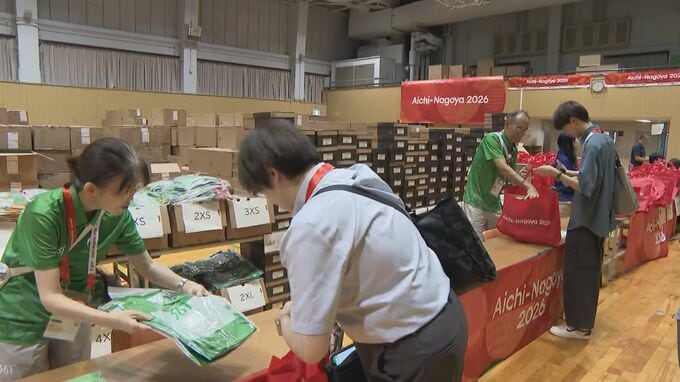 アジア大会のボランティアにユニフォーム配布 ｢頑張らなきゃと実感が湧いた｣ 名古屋･中区の愛知県体育館　|　名古屋・愛知・岐阜・三重のニュース【CBC news】 | CBC web