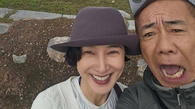 【安田成美】夫・木梨憲武さんと南米インカ旅　アルパカ込みの絶景バックに笑顔|TBS NEWS DIG