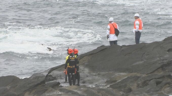 【速報】小学生くらいの男の子が海で見つかる 搬送も死亡　きのう波にさらわれた小5男児か　警察が身元確認進める　神奈川・三浦市|TBS NEWS DIG