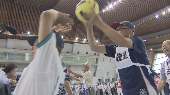 長野県内の最高齢女性は112歳、男性は110歳…100歳以上は2545人で過去最高、今年度中に1249人が100歳に　|　SBC NEWS | 長野のニュース | SBC信越放送