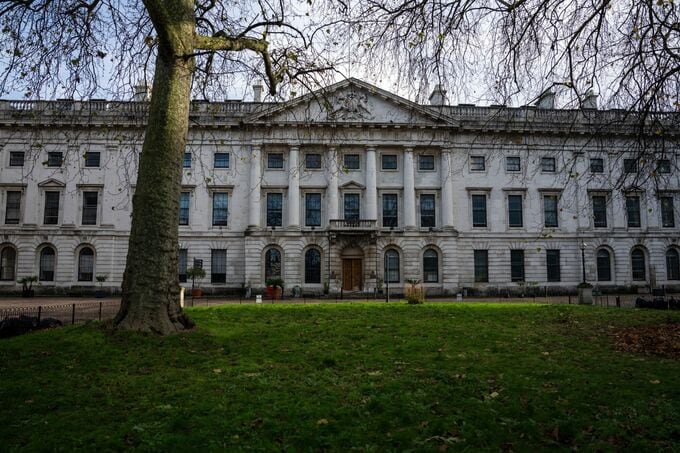 中国が英政府を非難、ロンドンの大使館新設認可先送りで－対立激化も