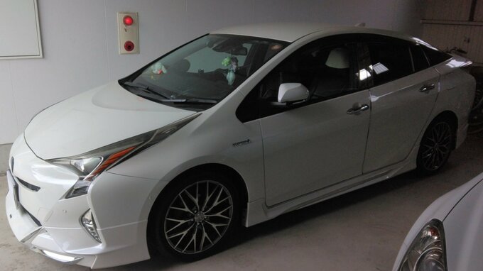 「歩行者に気づくのが遅れ、ぶつかってしまった」歩行者の女性が乗用車にはねられ意識不明の重体　運転手の男（22）を自動車運転過失傷害の疑いで現行犯逮捕【岡山・井原市】|TBS NEWS DIG