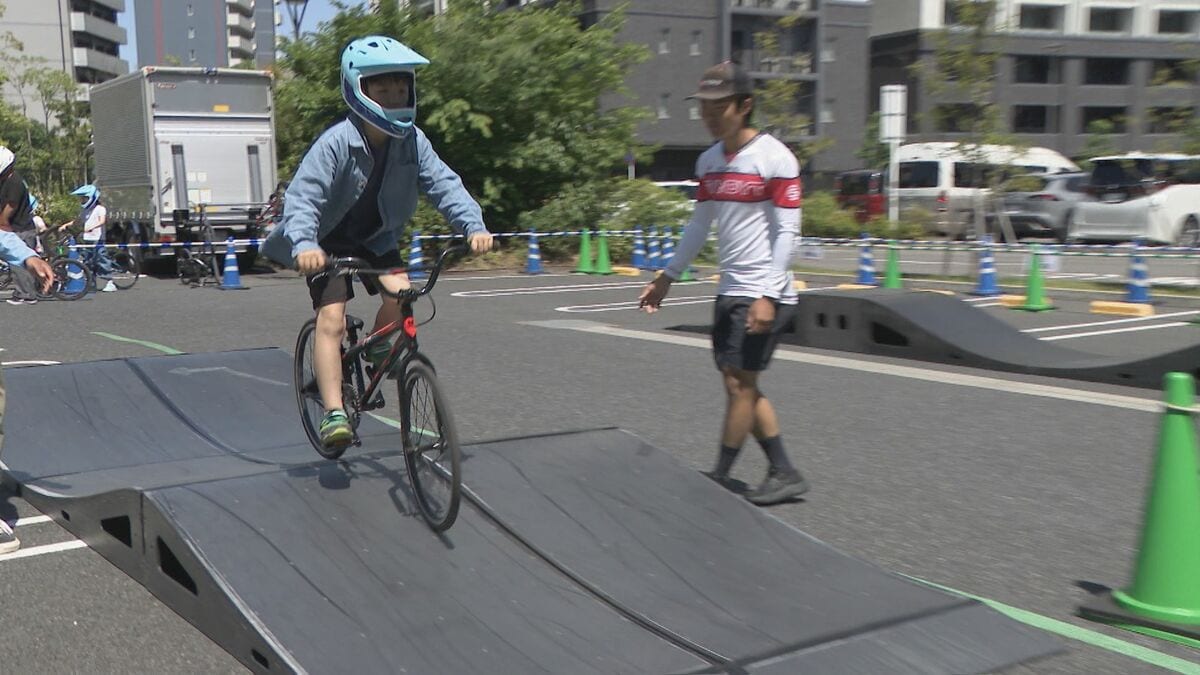 アジア大会の競技種目にも 「BMX」の体験イベント 競技用自転車で起伏のあるコースを走る 名古屋