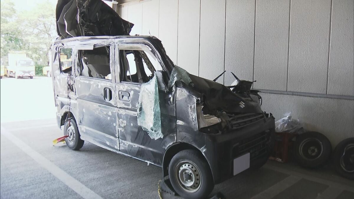 大型トラックなど3台からむ事故 軽ワゴン車は大破… 男性1人死亡 名神高速上り線 岐阜･養老町