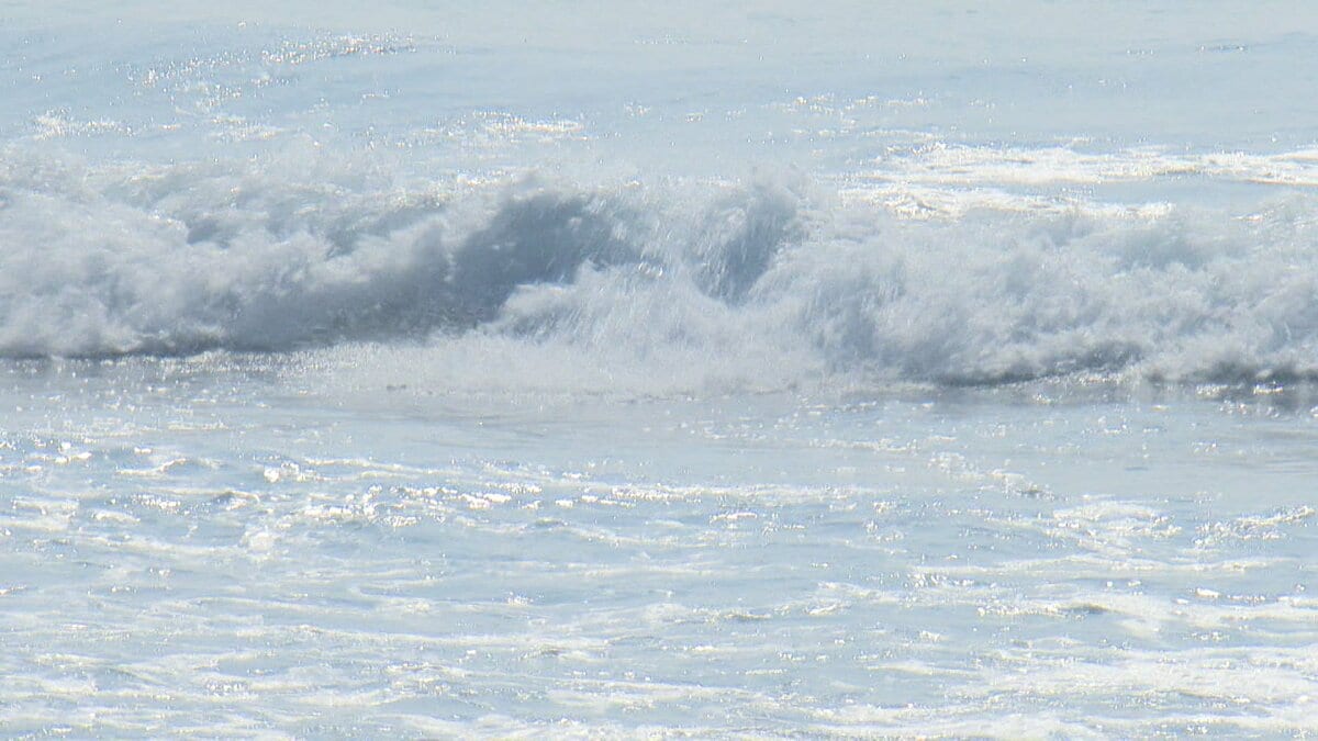 サーフィン大会中、波に乗り切れずサーフボードから転落か…64歳の男性が死亡（高知）