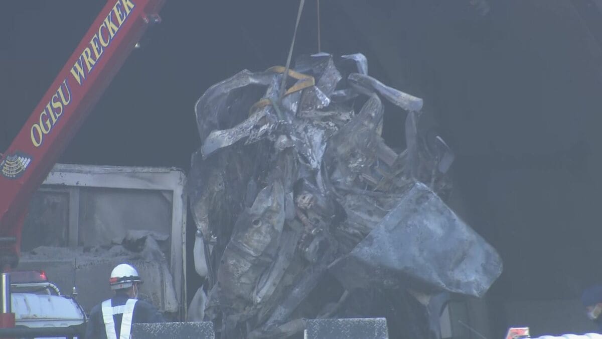 新名神の6人死亡事故 “車線増やす工事”で車線規制と速度規制 トンネル内は渋滞… NEXCO中日本“安全対策は適切だった”