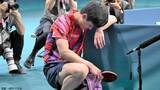 張本智和、世界王者との死闘に敗れ4強入り逃す...中国の樊振東に歴史的勝利目前も、フルゲームで敗れ呆然【パリ五輪・卓球】|TBS NEWS DIG