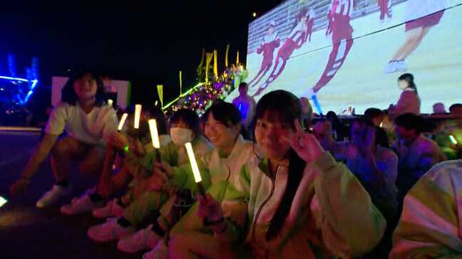 「涼しくてめっちゃ楽しい」ペンライトに花火　高校で「夜の運動会」熱中症・紫外線対策で実施　騒音苦情に音量下げる努力も|TBS NEWS DIG