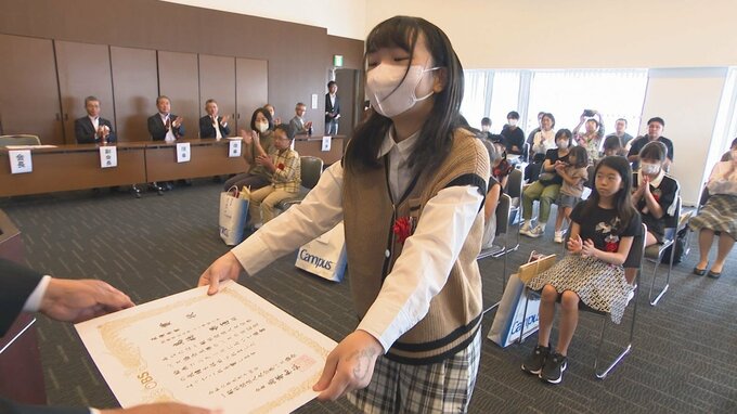 「のってみたいな！こんなバス」小学生の絵画コンクール表彰式・大分　|　大分のニュース｜OBS NEWS｜大分放送