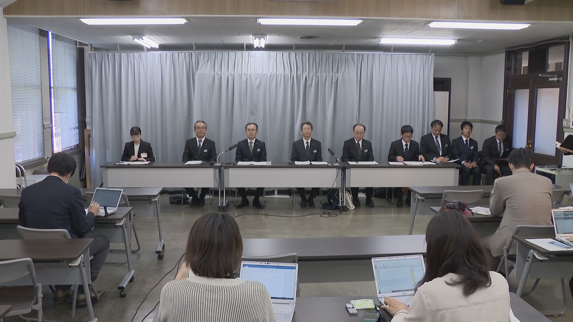 40代の男性教諭が2人きりの教室で男子生徒の体を触り、自分の体も触らせる　県教委が懲戒免職に