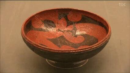 9000年前縄文時代初期には“漆塗り”技術が存在 鮮やかな赤“漆塗り”の