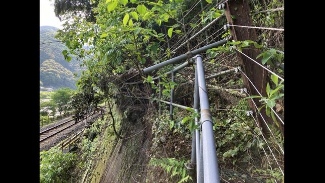 土砂崩れ食い止めるも、柵が今にも倒れそうに⋯JR予土線・窪川～江川崎で終日運休、あす28日も始発から運転見合わせ「再開は早くて10:30以降」|TBS NEWS DIG