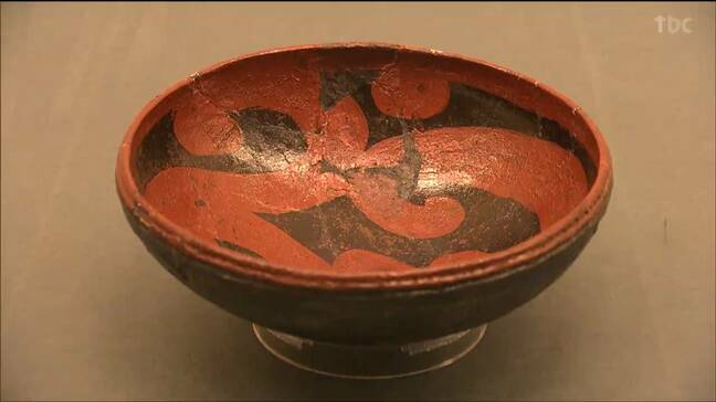 9000年前縄文時代初期には“漆塗り”技術が存在　鮮やかな赤“漆塗り”の土器【きょうの縄文③】|TBS NEWS DIG