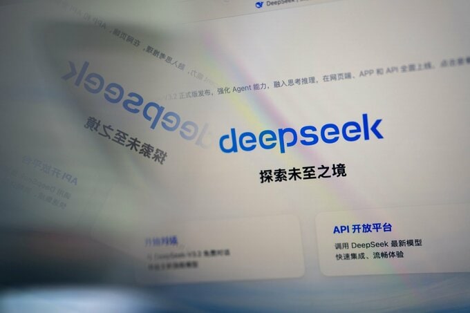 中国AIが米国猛追、DeepSeek躍進で性能差は過去最小に－BI分析