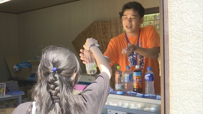 「冷たいドリンク」や「冷たいタオル」も　鳥取砂丘で観光客に熱中症対策の対面販売|TBS NEWS DIG