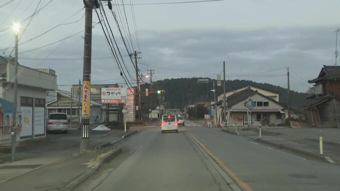 能登半島地震被災地に向かう車両が集中… 石川・七尾市の国道249号で警察が災害復旧車両の通行を優先する車両総量抑制を開始|TBS NEWS DIG