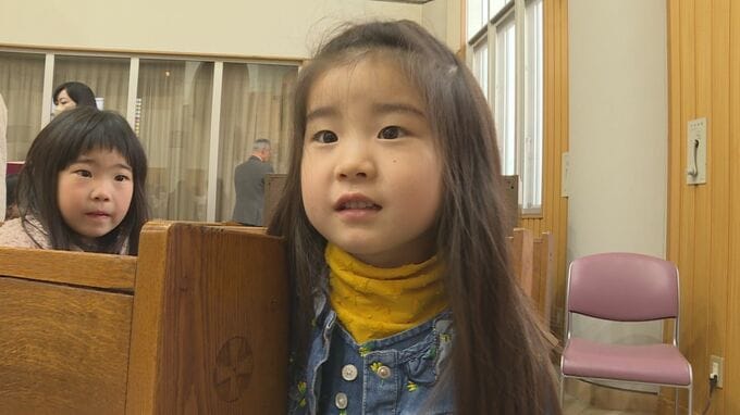 クリスマスに教会でミサ　パイプオルガンの音色とともに聖歌も響き渡り厳かな雰囲気に…園児らも参加　山口|TBS NEWS DIG