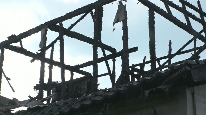 「建物2階から火が見える」米子市蚊屋で民家火災　親子3人暮らしか…息子が搬送され重症見込み|TBS NEWS DIG