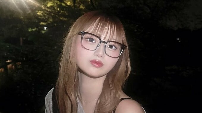 【辻󠄀希美・長女】希空さん　「メガネ珍しいでしょ」　メガネ姿とオフショルダーで魅せる夜の最新オフショットを公開|TBS NEWS DIG