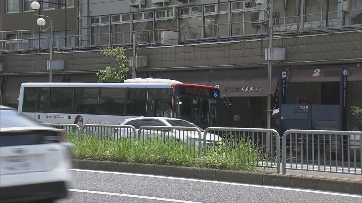 警察の護送車が路線バスにぶつかる バス車内には当時10人の乗客が… 岐阜市