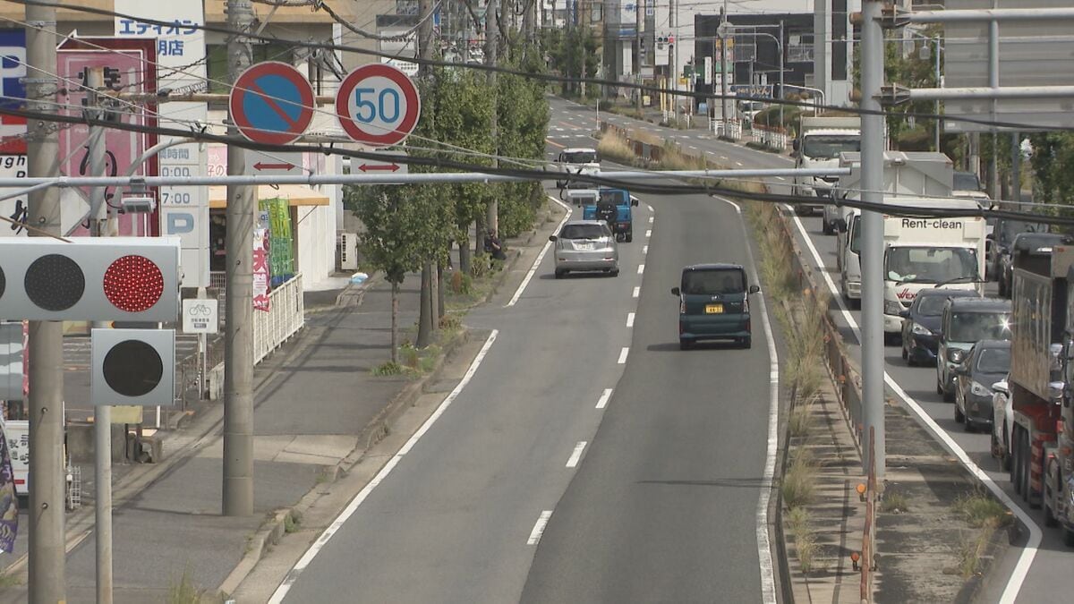 ひき逃げか…県道で29歳の女性が倒れているのが見つかる 搬送されるも意識不明の重体 近くには女性が乗っていた原付バイクが壊れた状態に…愛知・豊明市