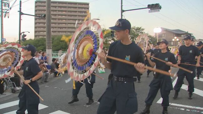鳥取しゃんしゃん祭　一斉傘踊り　警察学校初任科生の連も初出場|TBS NEWS DIG