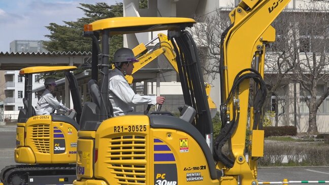 インフラ整備や災害復旧を担う建設業の役割を知り興味を持って欲しい　高校生が重機や測量機器の操作体験　山梨県立農林高校|TBS NEWS DIG