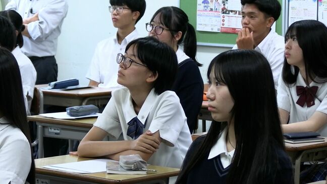 高校で企業説明会　大学進学予定の高校3年生が対象　金融や建設など県内の企業10社【岡山】|TBS NEWS DIG