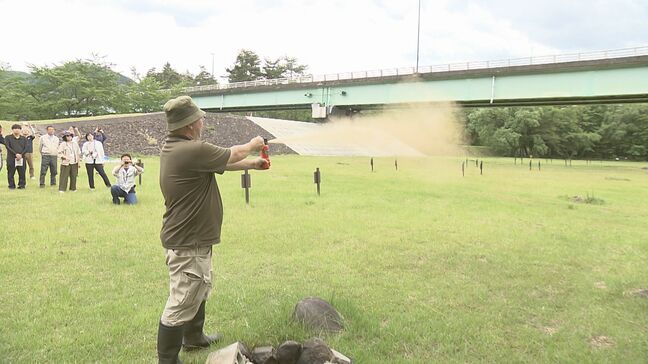 クマ撃退スプレーは“10メートル以内”で使用が効果的　専門家が自治体職員へ指導　福島|TBS NEWS DIG