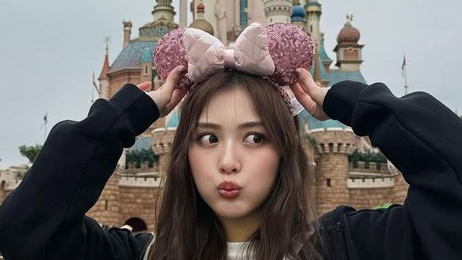 【内田理央】「#香港ディズニー」寒さの中、購入したパーカーで夜まで楽しんだディズニーショットを公開|TBS NEWS DIG