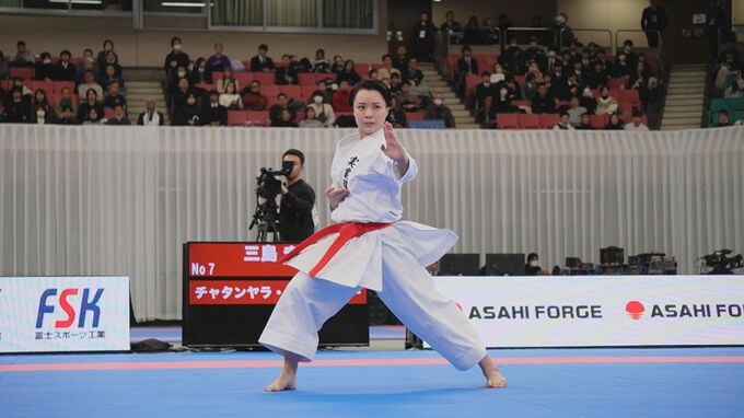 空手道女子形　出雲市出身の三島きり選手が全日本選手権初優勝|TBS NEWS DIG