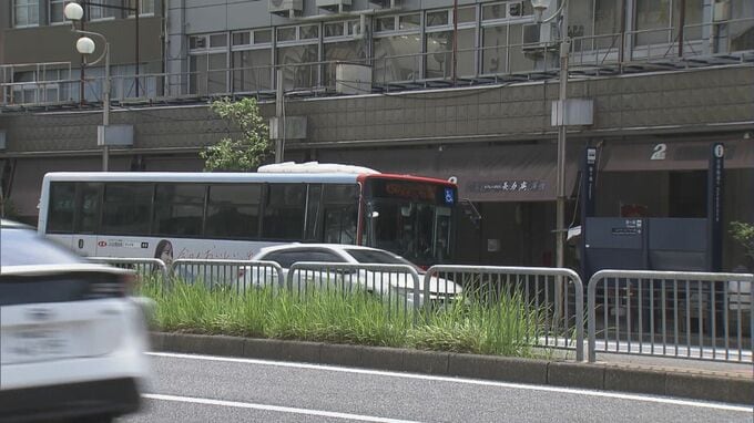 警察の護送車が路線バスにぶつかる バス車内には当時10人の乗客が… 岐阜市　|　名古屋・愛知・岐阜・三重のニュース【CBC news】 | CBC web