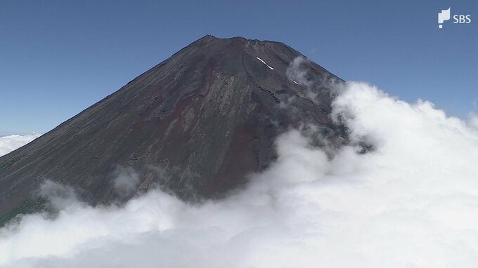 富士山山頂で台湾からの観光客の女性が意識を失う＝静岡県警|TBS NEWS DIG