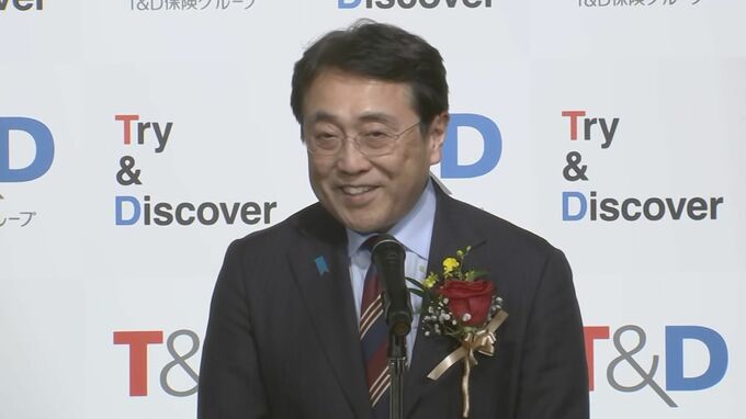 赤沢大臣「税金の無駄遣いとか、80兆円を自腹で払えとか、大変あたたかい応援をいただいた」流行語大賞トップ10に”トランプ関税”　「報われたような思い」自虐交えスピーチ、笑い誘う　異例…高市総理に続き閣内から2人登壇|TBS NEWS DIG