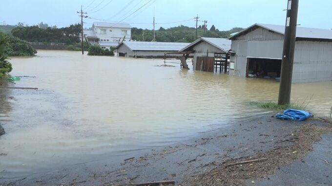 大雨特別警報の与論島　1日半で年間総雨量3分の1の雨　9日夕方にかけ猛烈な雨のおそれ　鹿児島(午前8時半)|TBS NEWS DIG
