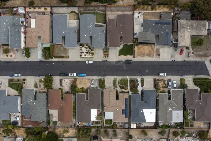 米国の住宅ローン金利が再び低下、借り換えの波引き起こす